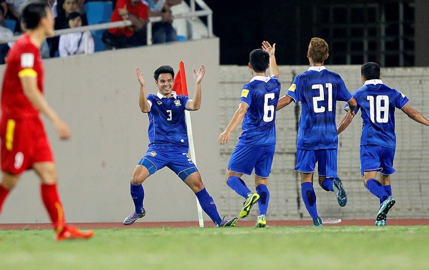 สื่อนอกร่วมชาบู! ลีลาต่อบอลขั้นเทพของทีมชาติไทย